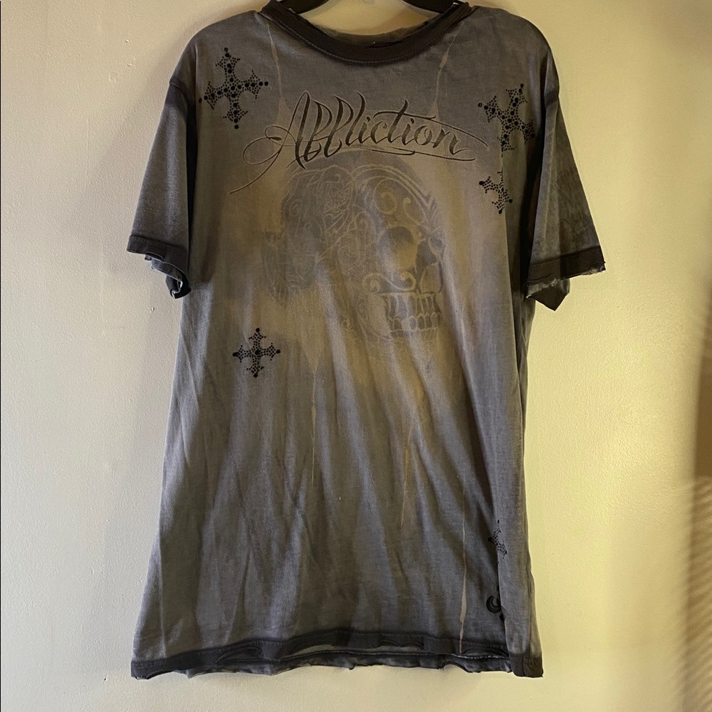 Affliction Men's Distressed grey embossed Graphic T skull grey large distressed